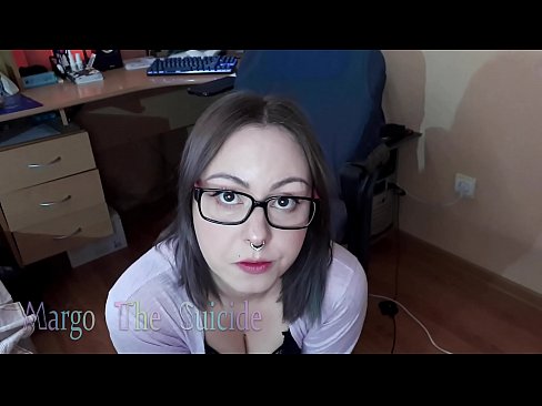 ❤️ Ragazza sexy con gli occhiali succhia il dildo profondamente sulla macchina fotografica ❤❌ Porno al it.full-porner-com.ru ☑